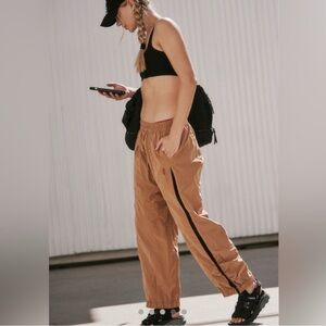 Free People Movement You And Me Pants NWT Retail $108 in Caramel Size Large